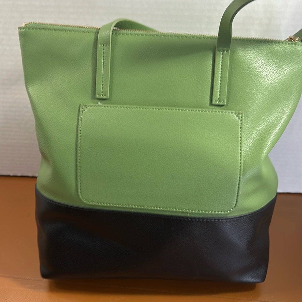 Elizabeth and James Skylar tote green and black vegan leather leather bag